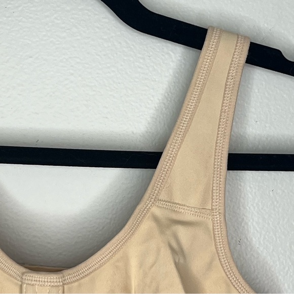 Wacoal Simone Sport High Impact Underwire Bra 32DD - Picture 4 of 9